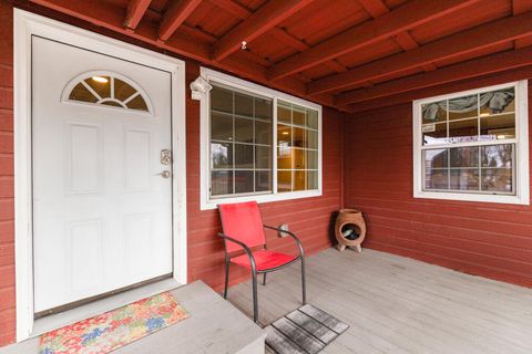 Tiny photo for 2101 Ogden Street, Klamath Falls, OR 97603 (MLS # 220213588)