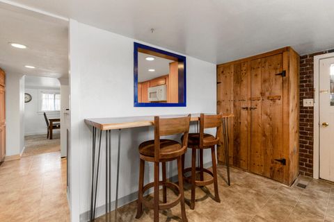 Tiny photo for 2101 Ogden Street, Klamath Falls, OR 97603 (MLS # 220213588)