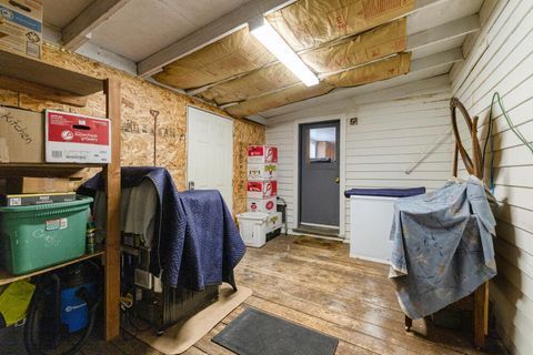 Tiny photo for 2101 Ogden Street, Klamath Falls, OR 97603 (MLS # 220213588)