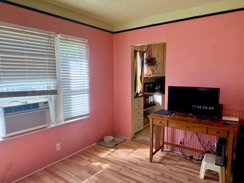 Tiny photo for 2717 Howard Avenue, Medford, OR 97501 (MLS # 220219273)