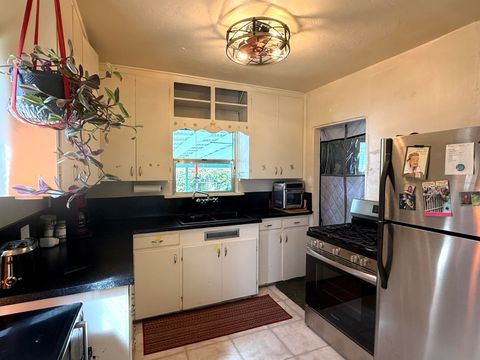Tiny photo for 2717 Howard Avenue, Medford, OR 97501 (MLS # 220219273)