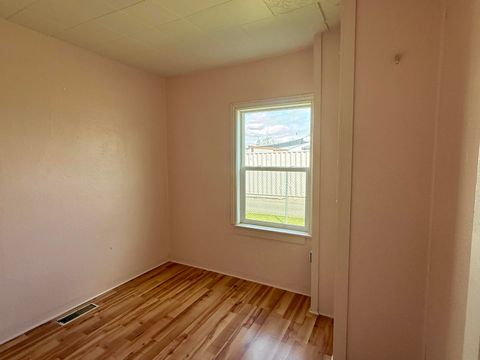 Tiny photo for 2717 Howard Avenue, Medford, OR 97501 (MLS # 220219273)