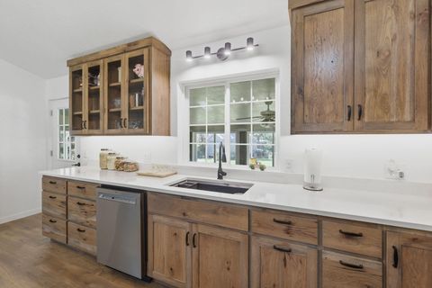 Tiny photo for 190 Spring Oak Way, Merlin, OR 97532 (MLS # 220220080)