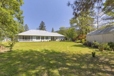 Tiny photo for 190 Spring Oak Way, Merlin, OR 97532 (MLS # 220220080)