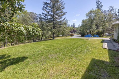 Tiny photo for 190 Spring Oak Way, Merlin, OR 97532 (MLS # 220220080)