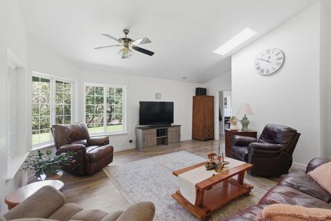 Tiny photo for 190 Spring Oak Way, Merlin, OR 97532 (MLS # 220220080)