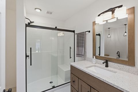 Tiny photo for 190 Spring Oak Way, Merlin, OR 97532 (MLS # 220220080)