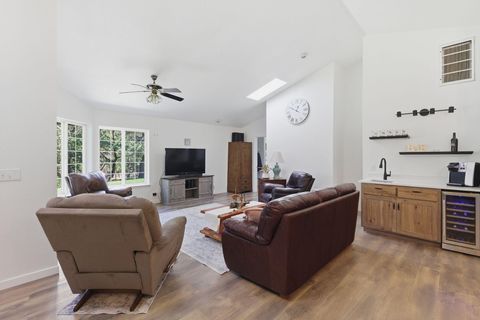Tiny photo for 190 Spring Oak Way, Merlin, OR 97532 (MLS # 220220080)