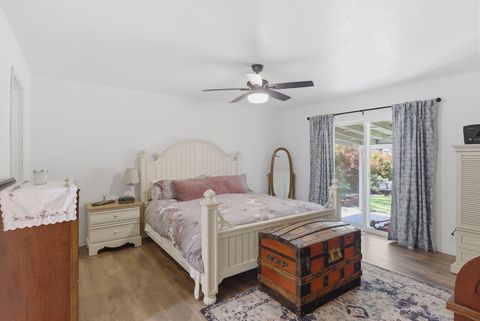 Tiny photo for 190 Spring Oak Way, Merlin, OR 97532 (MLS # 220220080)