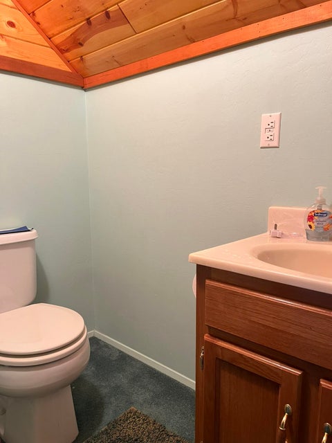 Tiny photo for 6900 Crowfoot Road, Trail, OR 97541 (MLS # 220221191)