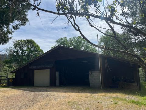 Tiny photo for 6900 Crowfoot Road, Trail, OR 97541 (MLS # 220221191)