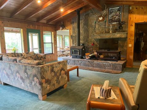 Tiny photo for 6900 Crowfoot Road, Trail, OR 97541 (MLS # 220221191)