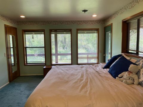 Tiny photo for 6900 Crowfoot Road, Trail, OR 97541 (MLS # 220221191)