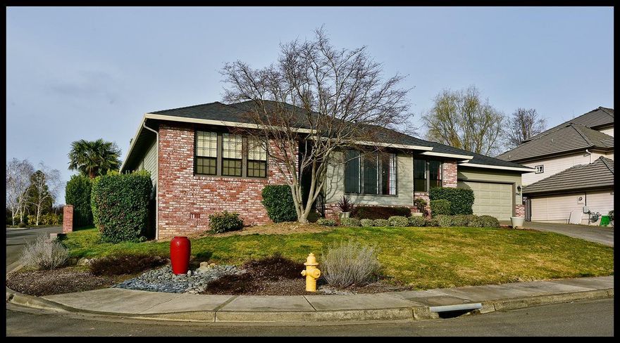 Beautiful single level home with excellent curb appeal. 3bd 2 bath & with 2537 sq ft. Open & bright floor plan, large bedrooms and mountain views. Newer roof & granite countertops. In ground pool, with a fantastic patio area, includes Cabana, RV parking, bbq area, year round covered spa for entertaining. Travertine tile, Brazilian cherry hardwood flooring throughout kitchen, dining room and living room. Master has a walk in closet, double vanity, walk in stone shower & separate jetted tub. Pride of ownership shines in this well kept home!