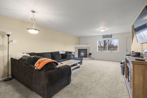 Tiny photo for 1147 SW Tee Lane, Prineville, OR 97754 (MLS # 220215675)