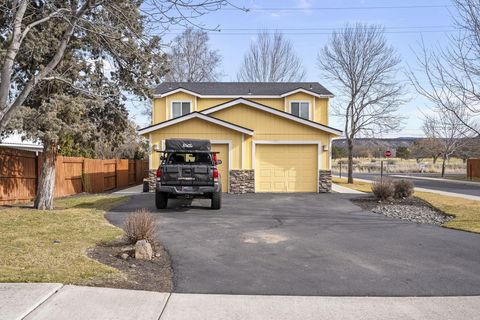 Tiny photo for 1147 SW Tee Lane, Prineville, OR 97754 (MLS # 220215675)