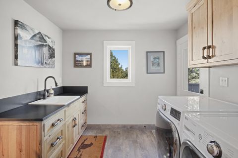 Tiny photo for 66279 Gerking Market Road, Bend, OR 97703 (MLS # 220219361)