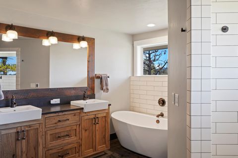 Tiny photo for 66279 Gerking Market Road, Bend, OR 97703 (MLS # 220219361)