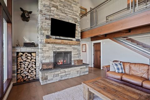 Tiny photo for 66279 Gerking Market Road, Bend, OR 97703 (MLS # 220219361)