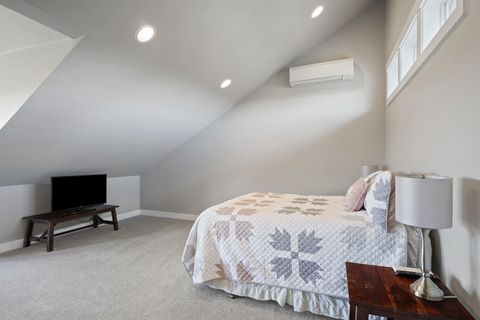 Tiny photo for 66279 Gerking Market Road, Bend, OR 97703 (MLS # 220219361)