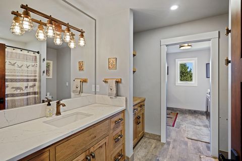 Tiny photo for 66279 Gerking Market Road, Bend, OR 97703 (MLS # 220219361)