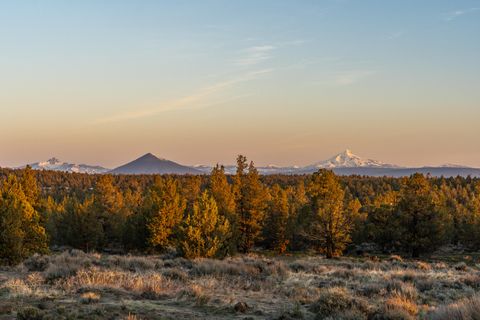 Tiny photo for 66279 Gerking Market Road, Bend, OR 97703 (MLS # 220219361)