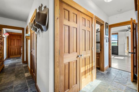 Tiny photo for 25271 Alfalfa Market Road, Bend, OR 97701 (MLS # 220216882)