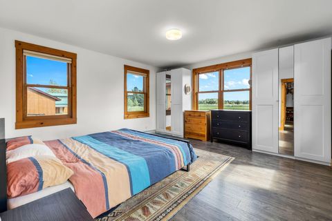 Tiny photo for 25271 Alfalfa Market Road, Bend, OR 97701 (MLS # 220216882)