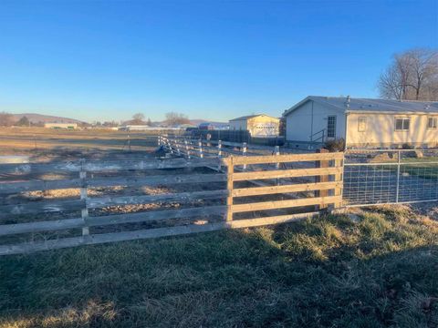 Tiny photo for Avalon Street #Lot 20, Klamath Falls, OR 97603 (MLS # 220174527)