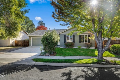 Photo of 444 SW 28th Street, Redmond, OR 97756 (MLS # 220229466)