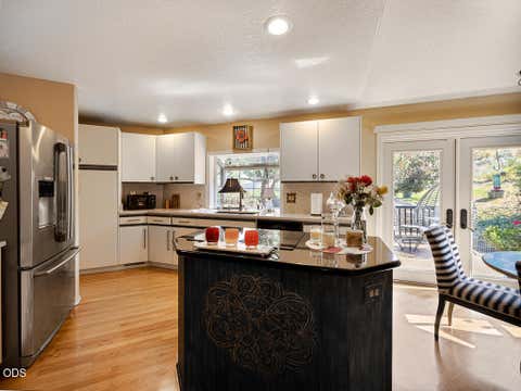 Tiny photo for 335 Mountain View Boulevard, Klamath Falls, OR 97601 (MLS # 220226846)