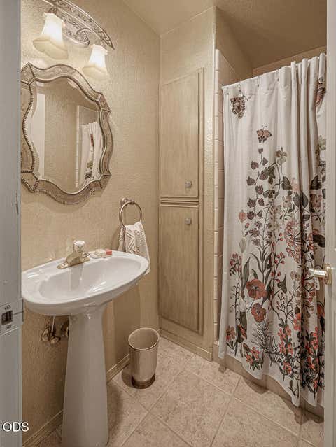 Tiny photo for 335 Mountain View Boulevard, Klamath Falls, OR 97601 (MLS # 220226846)