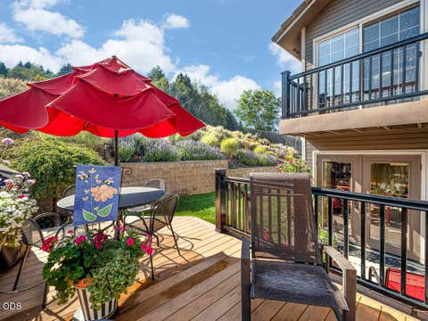 Tiny photo for 335 Mountain View Boulevard, Klamath Falls, OR 97601 (MLS # 220226846)