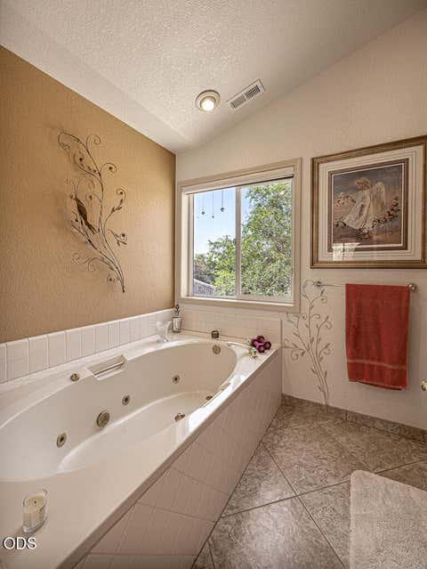 Tiny photo for 335 Mountain View Boulevard, Klamath Falls, OR 97601 (MLS # 220226846)
