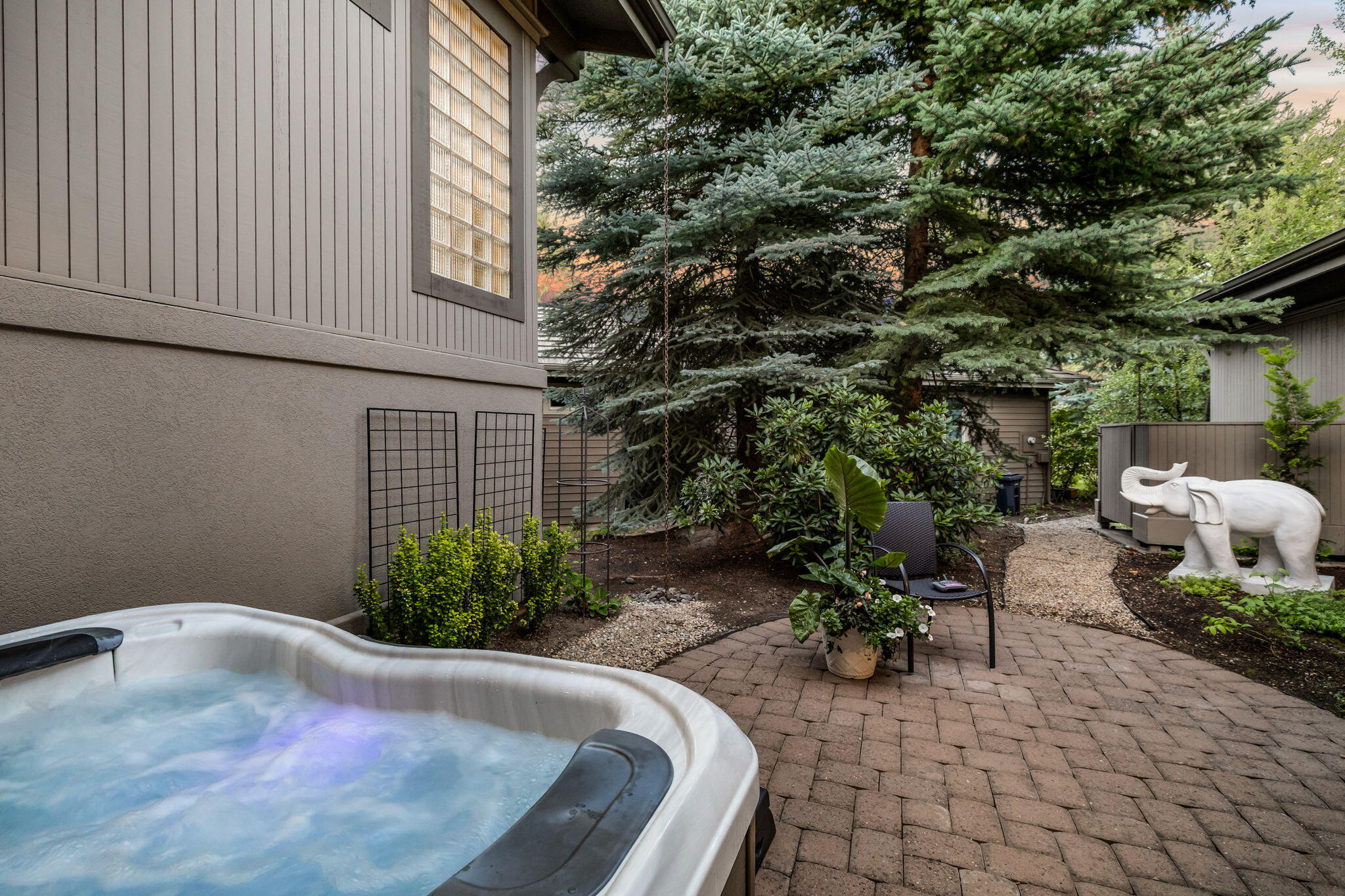 Broken Top - Residential