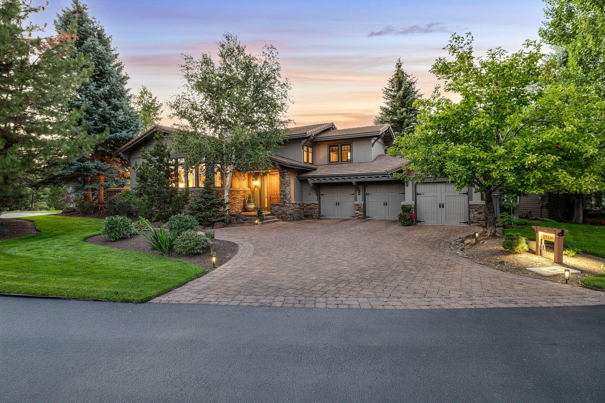 Broken Top - Residential