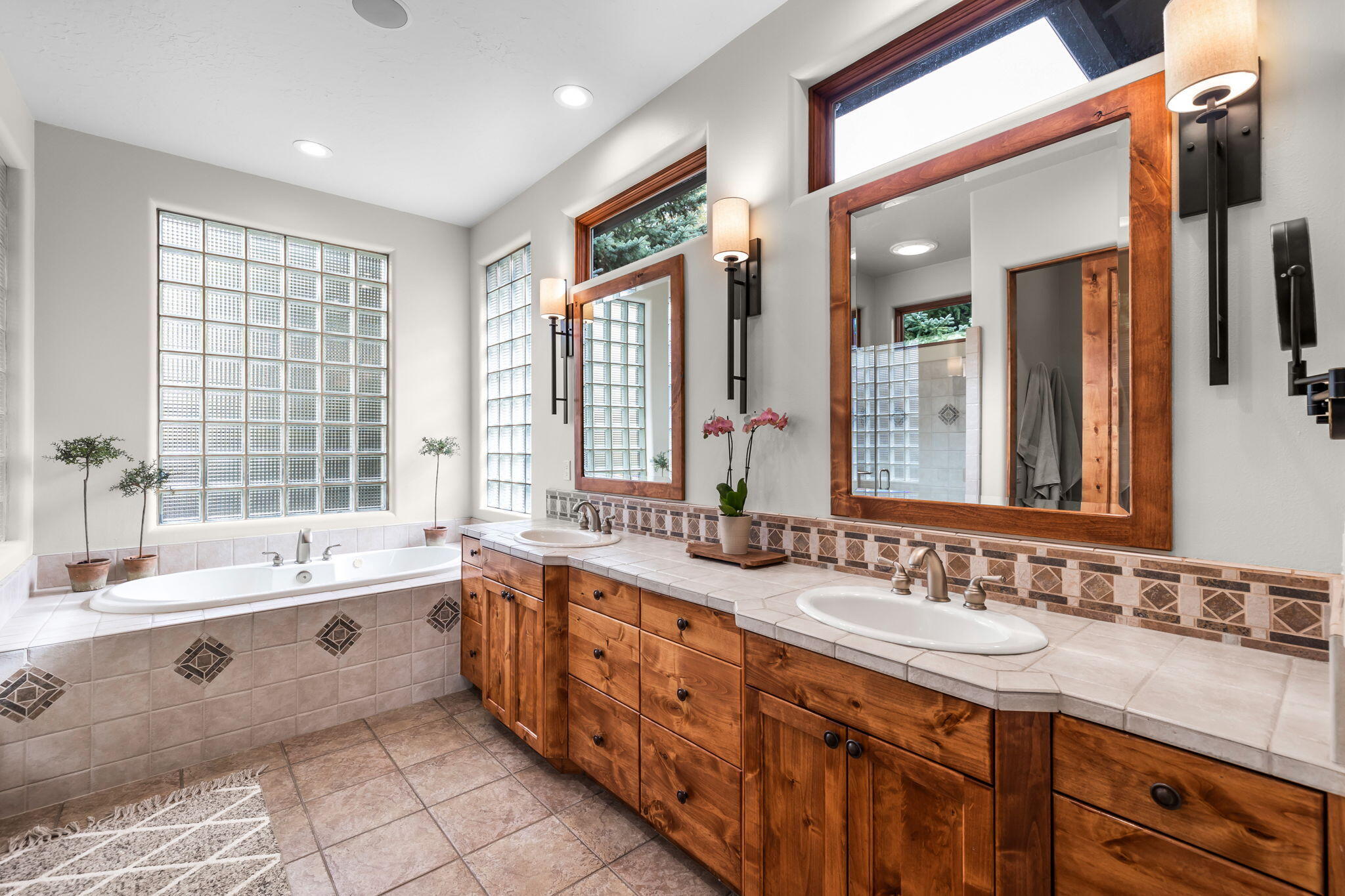 Broken Top - Residential