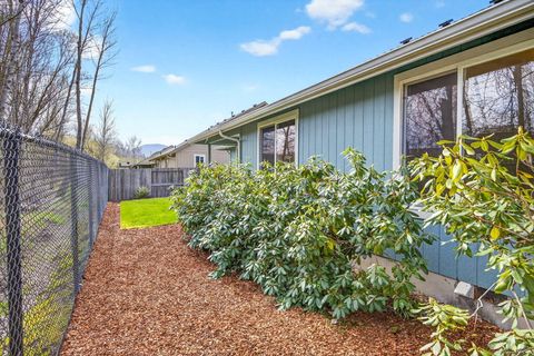 Tiny photo for 1521 SW Kokanee Lane, Grants Pass, OR 97527 (MLS # 220217136)