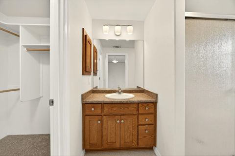 Tiny photo for 1521 SW Kokanee Lane, Grants Pass, OR 97527 (MLS # 220217136)