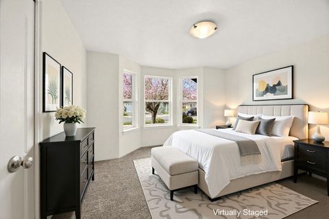 Tiny photo for 1521 SW Kokanee Lane, Grants Pass, OR 97527 (MLS # 220217136)