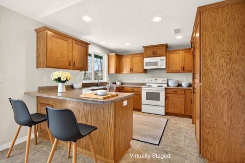 Tiny photo for 1521 SW Kokanee Lane, Grants Pass, OR 97527 (MLS # 220217136)