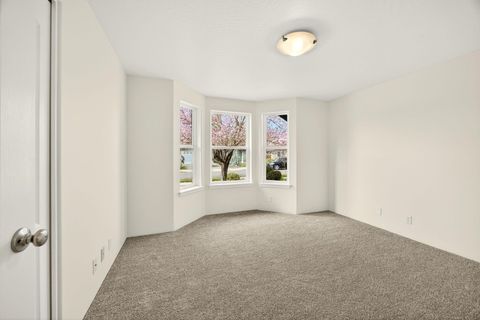 Tiny photo for 1521 SW Kokanee Lane, Grants Pass, OR 97527 (MLS # 220217136)