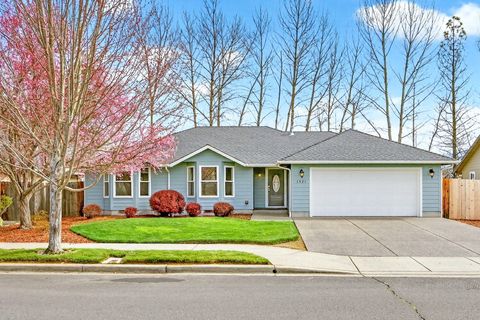 Photo of 1521 SW Kokanee Lane, Grants Pass, OR 97527 (MLS # 220217136)