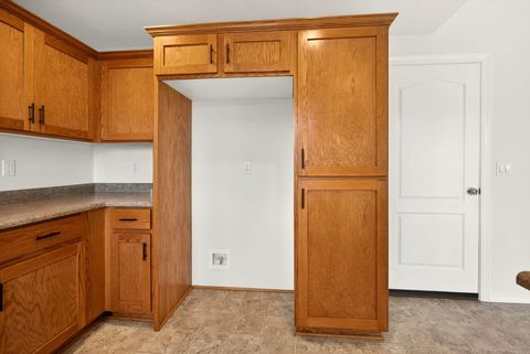 Tiny photo for 1521 SW Kokanee Lane, Grants Pass, OR 97527 (MLS # 220217136)