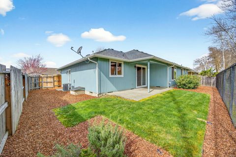 Tiny photo for 1521 SW Kokanee Lane, Grants Pass, OR 97527 (MLS # 220217136)