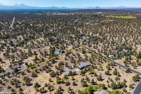 Tiny photo for 64741 Sylvan Loop, Bend, OR 97701 (MLS # 220227313)