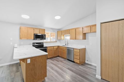 Tiny photo for 15711 Deedon Road, La Pine, OR 97739 (MLS # 220211941)