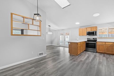 Tiny photo for 15711 Deedon Road, La Pine, OR 97739 (MLS # 220211941)