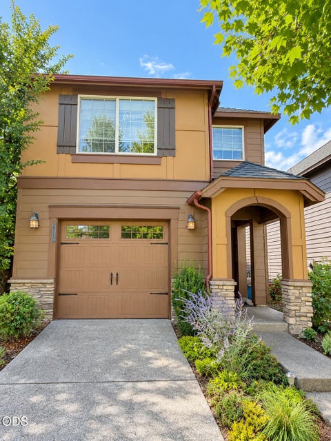 Photo of 20265 Schaeffer Drive, Bend, OR 97703 (MLS # 220228856)