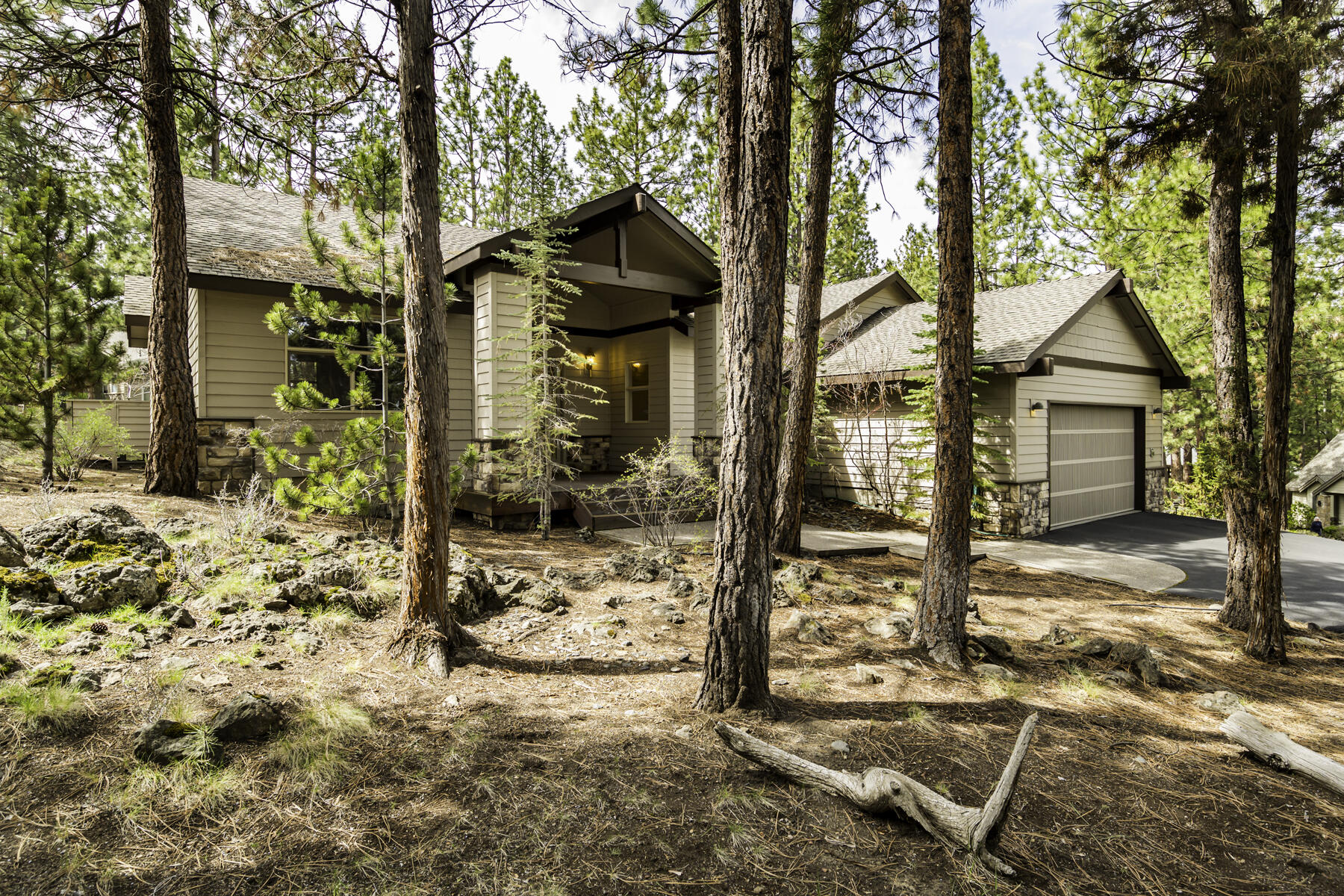 2625 NW Morris Court